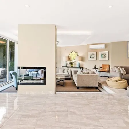 - 3-bedroom With Pool And Mountain View マルベーリャ