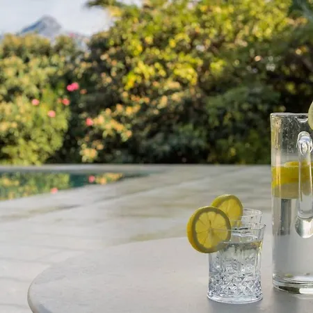 - 3-bedroom With Pool And Mountain View