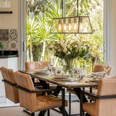 - 3-bedroom With Pool And Mountain View * Marbellac