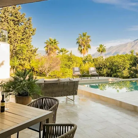 - 3-bedroom With Pool And Mountain View וילה *