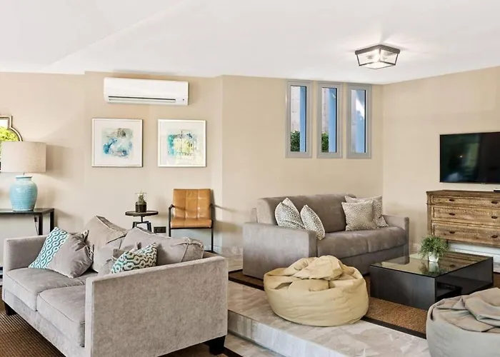 Willa - 3-bedroom With Pool And Mountain View *