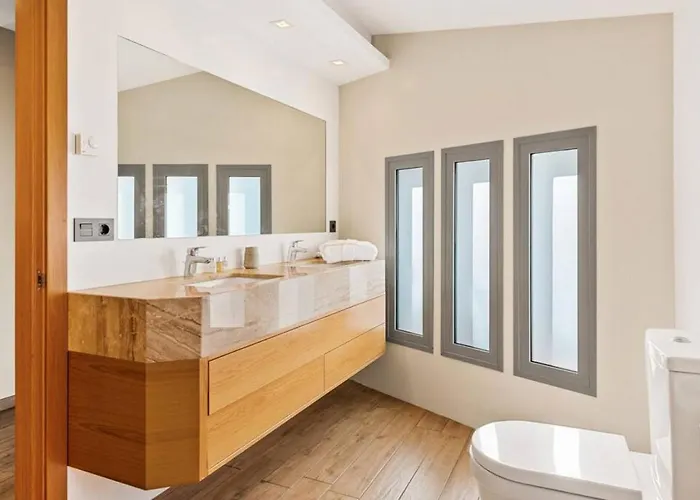 - 3-bedroom With Pool And Mountain View * Marbella