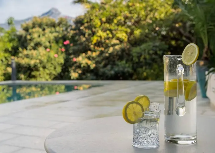 - 3-bedroom With Pool And Mountain View