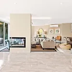 - 3-bedroom With Pool And Mountain View Marbella